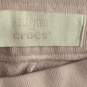 Hollister Crocs light pink sweatpants